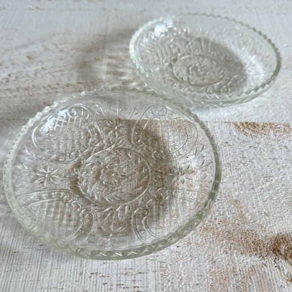 Vintage Clear Glass Round Lidded Candy Dish - Picture 6 of 11